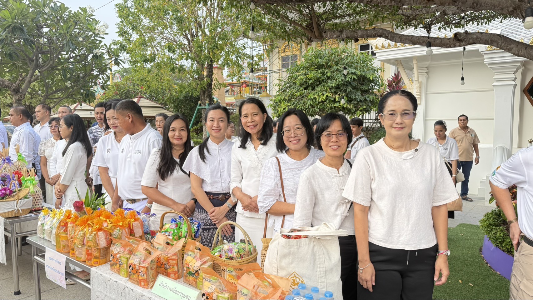 พช.ฉะเชิงเทรา ร่วมพิธีทำบุญตักบาตร เนื่องในวันมาฆบูชา